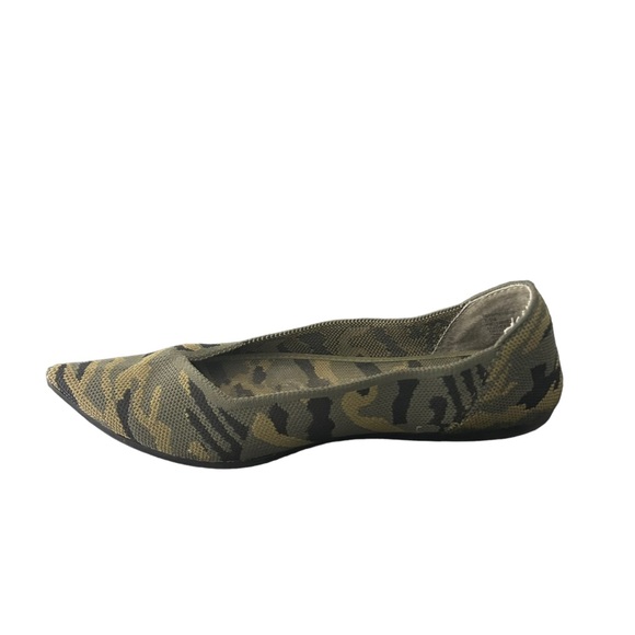 Steve Madden Women’s Pointed Toe Flats Camo Camouflage Green Shoes Size 7.5 - Picture 10 of 12